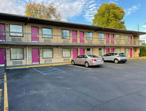 Express Inn -Rahway hotel detail image 2