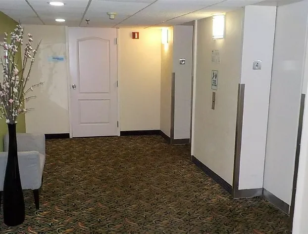 Clarion Pointe Jacksonville near Camp Lejeune hotel detail image 3