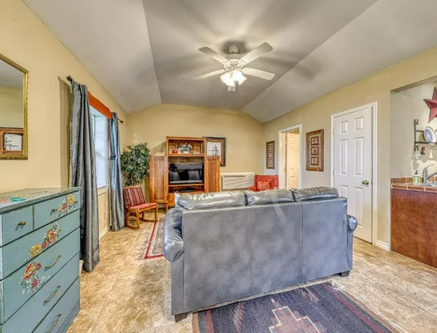 Triple Creek Cottage hotel detail image 4