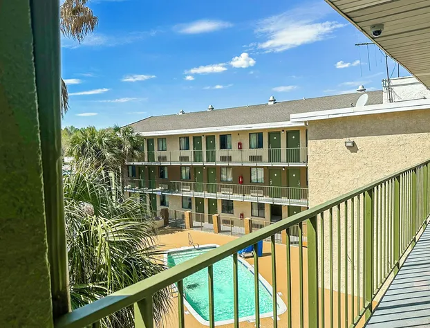 OYO Hotel Mobile, AL I-65 at Airport Blvd hotel detail image 1