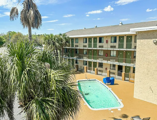 OYO Hotel Mobile, AL I-65 at Airport Blvd hotel detail image 2