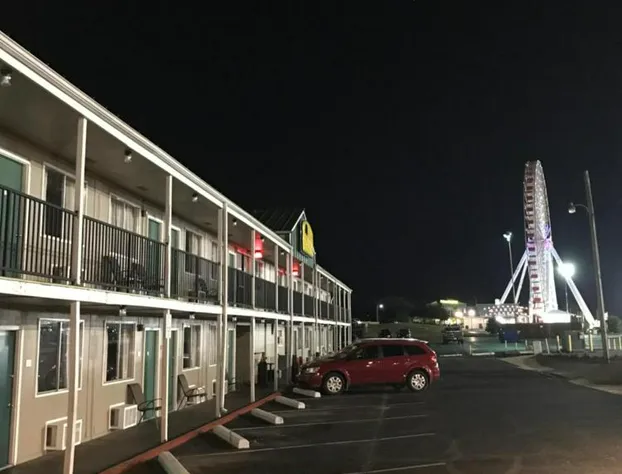 American Patriot Family Inn aka Oak Grove Inn hotel detail image 1