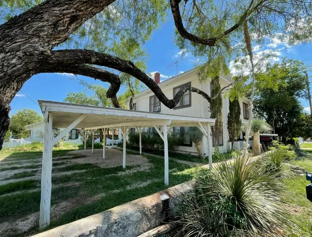 Carriage Inn - Hondo Suite 3 hotel detail image 2