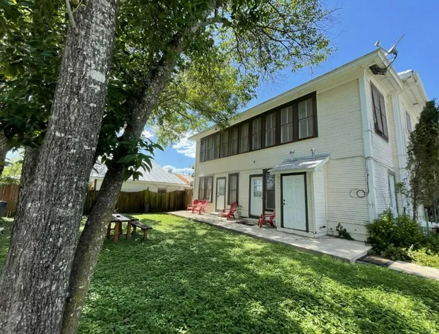 Carriage Inn - Hondo Suite 3 hotel detail image 4