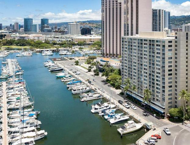 Marina Oasis Full Kitchen with Laundry and Parking Options hotel detail image 2