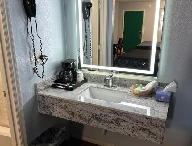 Tanglewood Motel hotel detail image 4