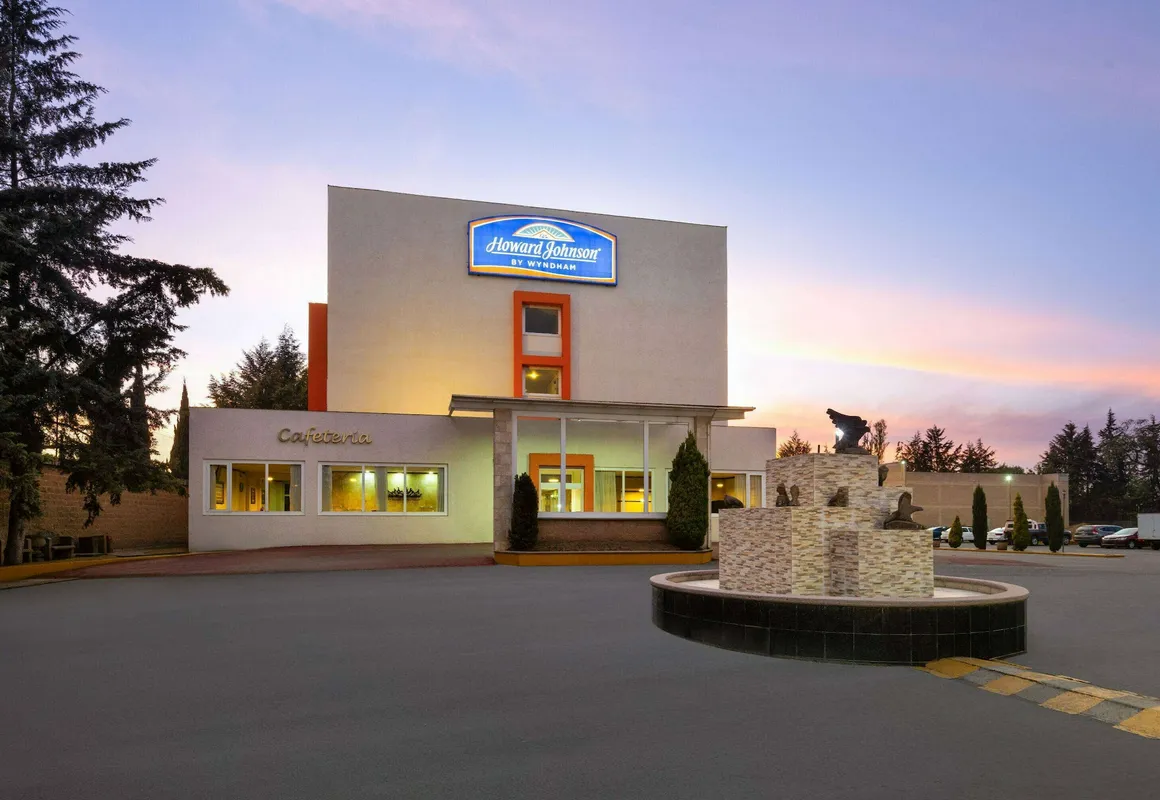 Howard Johnson by Wyndham Toluca hotel hero