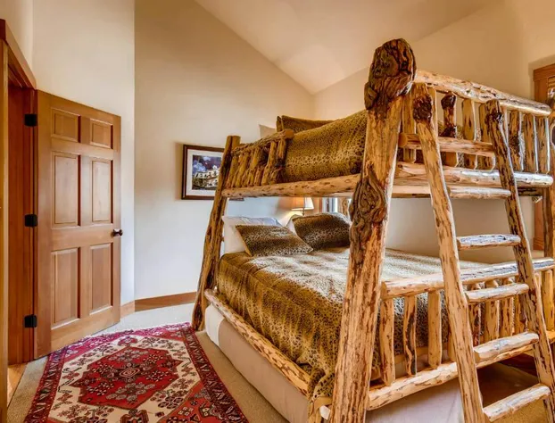 Ontario Lodge #5 hotel detail image 4