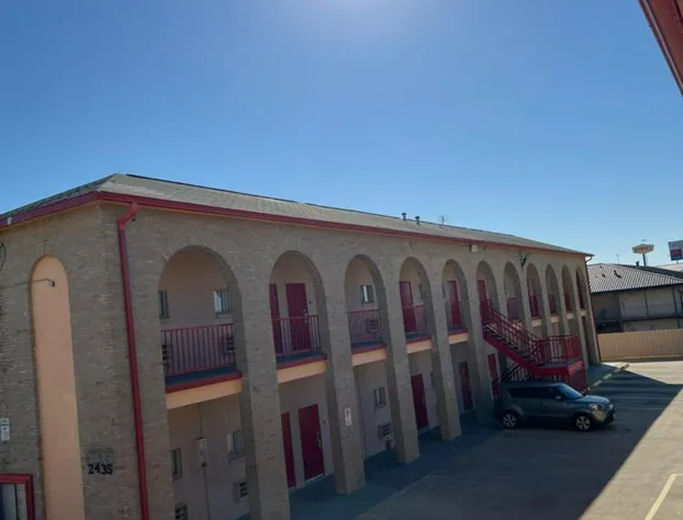 Executive Inn & Suites Lackland AFB hotel detail image 1