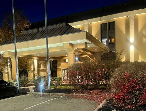 Days Inn by Wyndham Englewood Dayton Airport hotel detail image 1