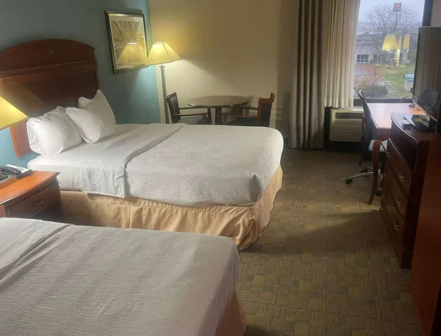 Days Inn by Wyndham Englewood Dayton Airport hotel detail image 4