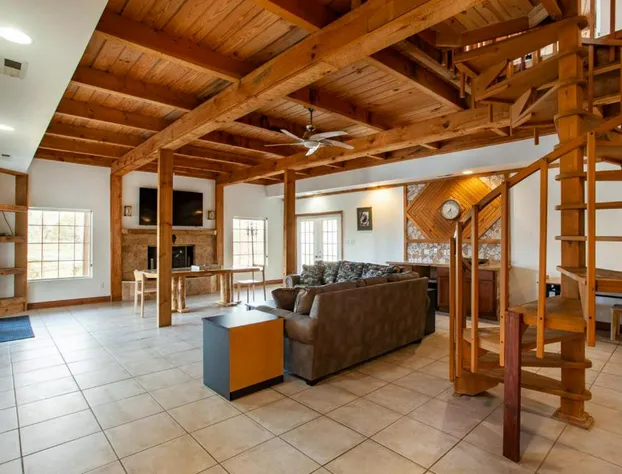 Laid Back Lodge Spacious Retreat in Lenoir City hotel detail image 4