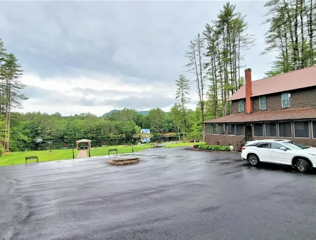 Waterview Seven Bedroom Riverside Lodge hotel detail image 1