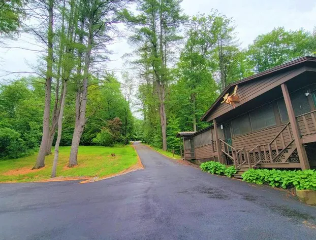 Waterview Seven Bedroom Riverside Lodge hotel detail image 4