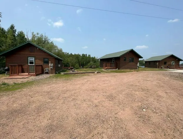 Flyway Resort ‘The Bear Den’ on Wilson Lake hotel detail image 1