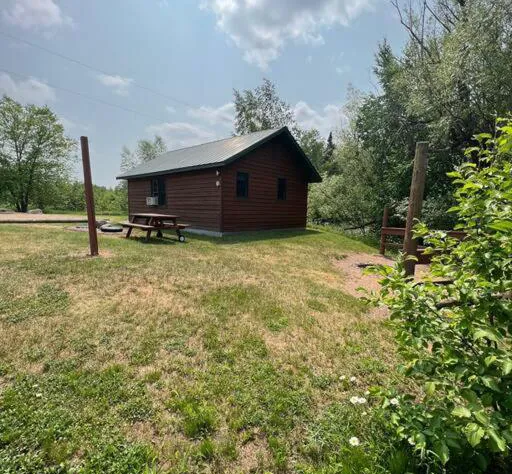 Flyway Resort ‘The Bear Den’ on Wilson Lake hotel detail image 2