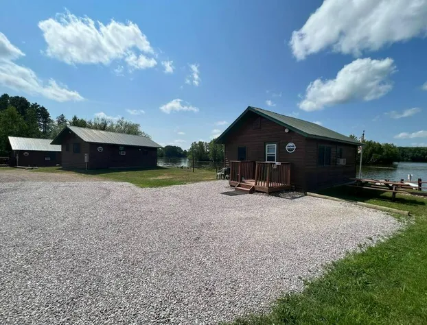 Flyway Resort ‘The Bear Den’ on Wilson Lake hotel detail image 4