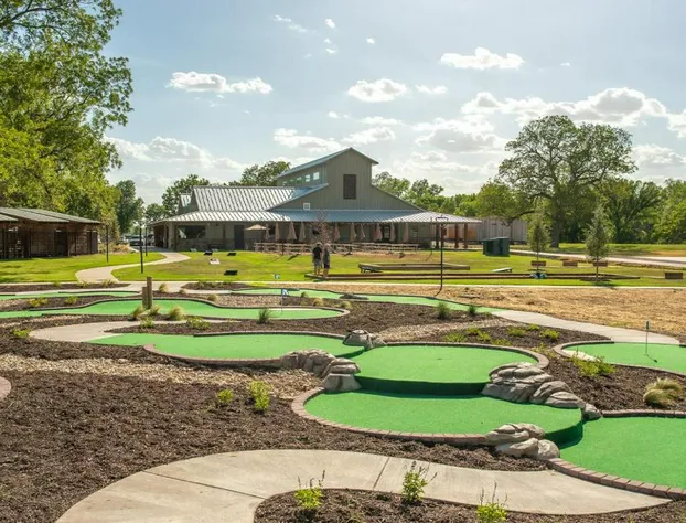 Camp Fimfo Waco hotel detail image 4