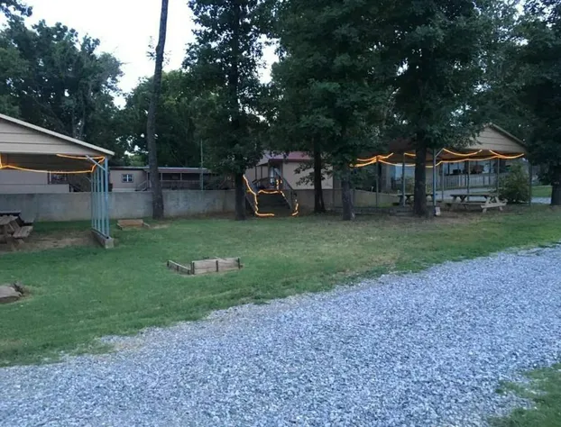 Anglers Hideaway Cabins hotel detail image 2