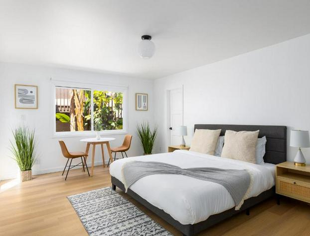 Studio in Santa Monica with Private Patio hotel detail image 1