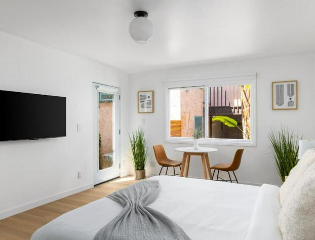 Studio in Santa Monica with Private Patio hotel detail image 3
