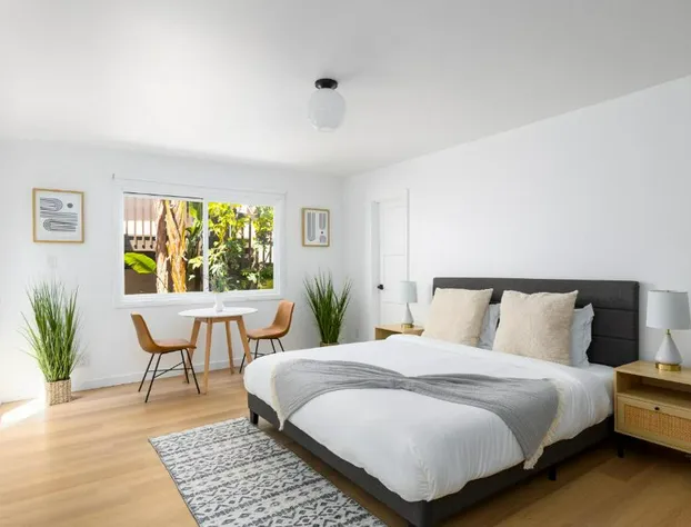 Studio in Santa Monica with Private Patio hotel detail image 1