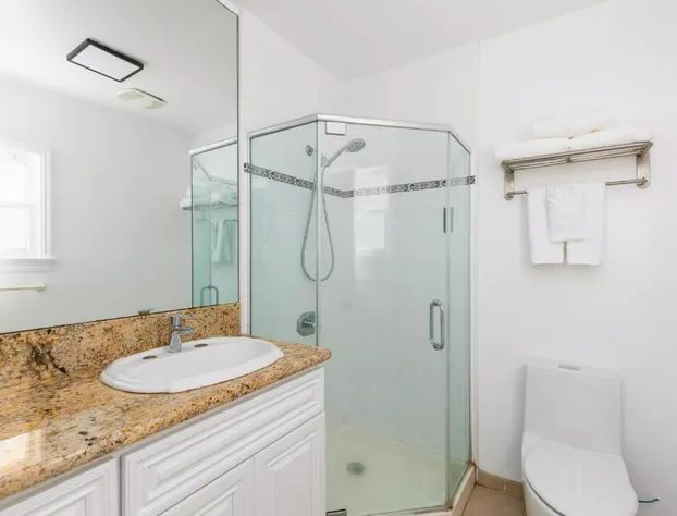 Studio in Santa Monica with Private Patio hotel detail image 4