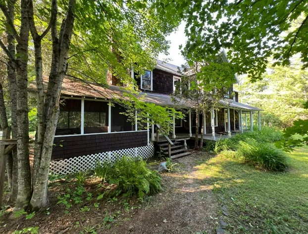 Adirondack Inn on Lake Harris-Perfect Getaway hotel detail image 2
