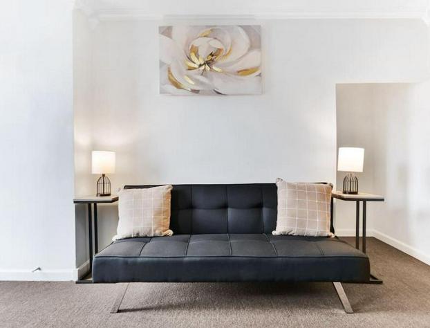 New! Bright and stylish Apt in Niagara Falls hotel detail image 1