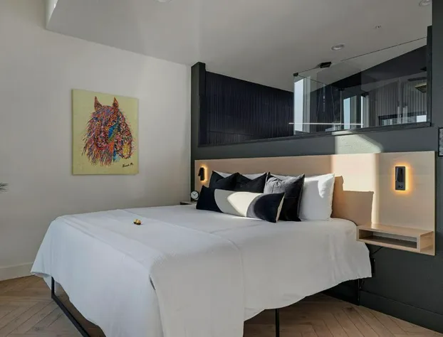 Grotto Resort hotel detail image 3