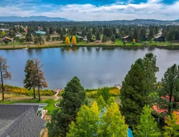 Lakeside Lodge hotel detail image 3