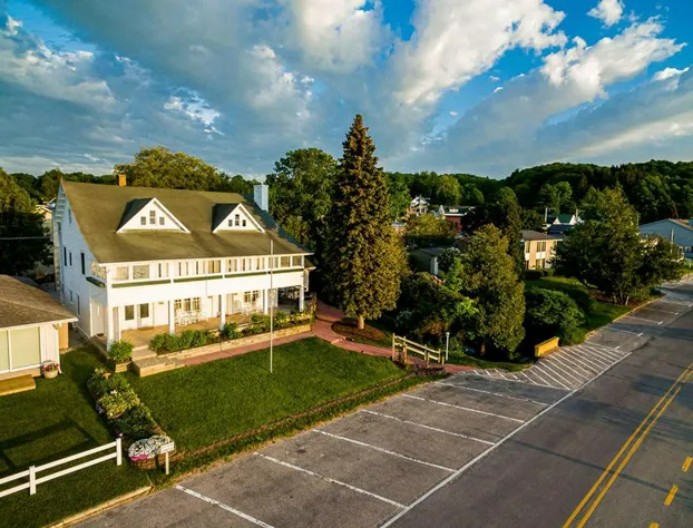 Inn at Beulah Beach on Crystal Lake hotel detail image 3