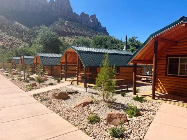 Zion Canyon Cabins hotel hero