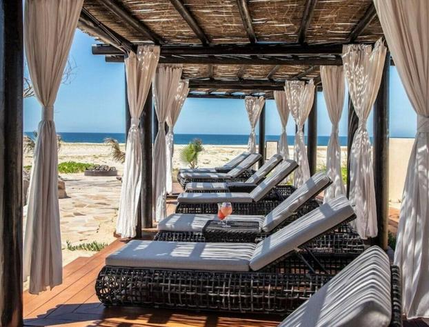 Oceanfront Penthouse hotel detail image 3
