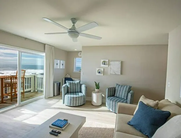 Newly Remodeled Oceanfront Mini Suite at the Black Sands Inn hotel detail image 2