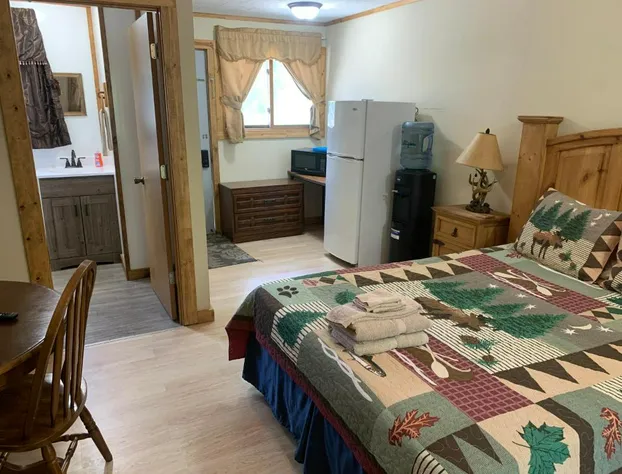 Benzonia Rustic Resort hotel detail image 4