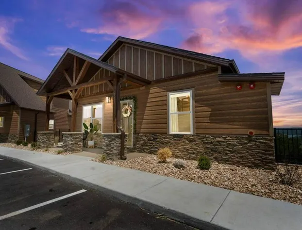 Boho Lakeview Lodge _ Lazy River hotel detail image 1