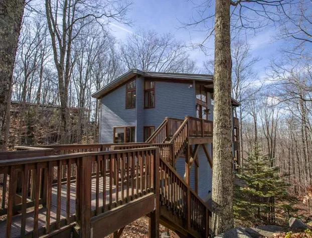 Blue Eagle Lodge hotel detail image 2