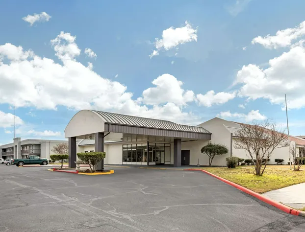 Suburban Studios Gainesville hotel detail image 2