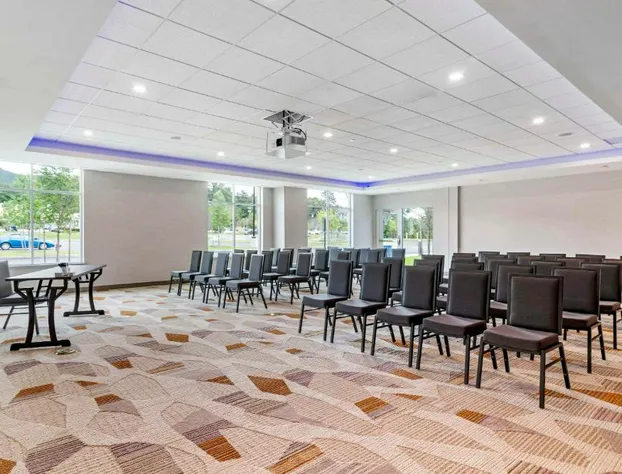 Cambria Hotel North Conway hotel detail image 3