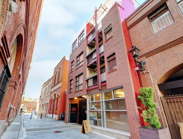 Waddington Flats hotel detail image 1