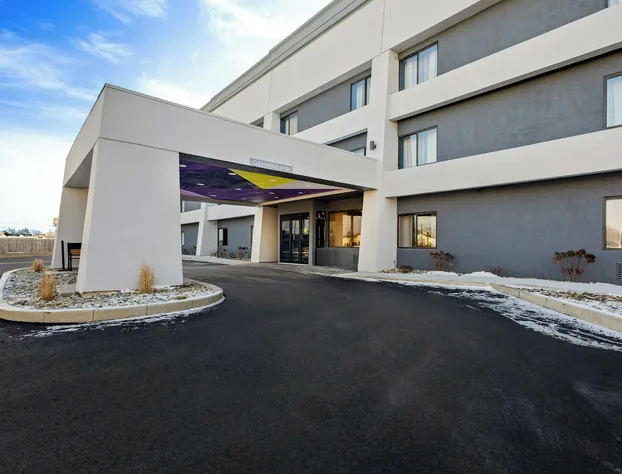 Spark by Hilton Fort Wayne hotel detail image 1