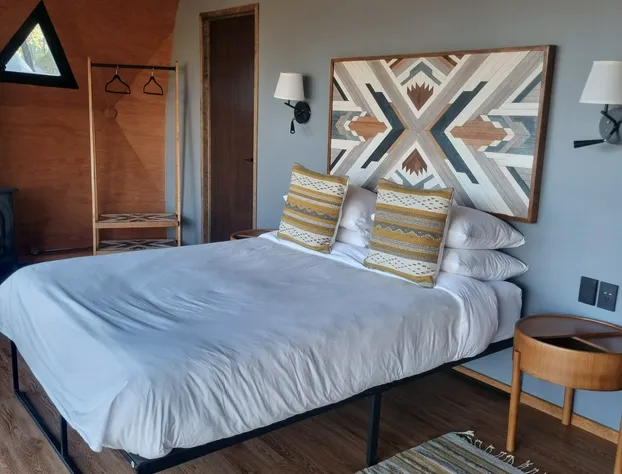 lobo glamp hotel detail image 4