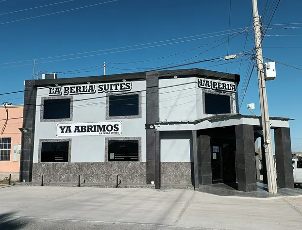 La perla suites hotel detail image 2