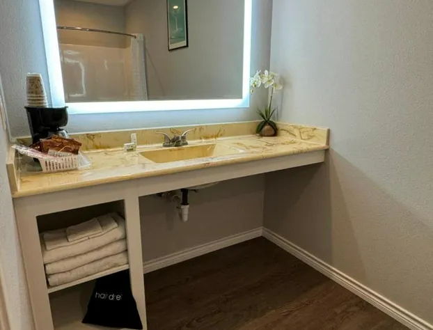 The 409 Bolivar Beach Hotel hotel detail image 4