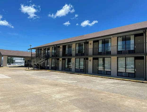 Ramada by Wyndham Branson Theatre District hotel detail image 1