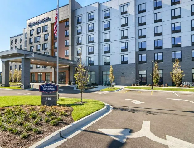 Hampton Inn & Suites Chicago Medical District UIC hotel detail image 1