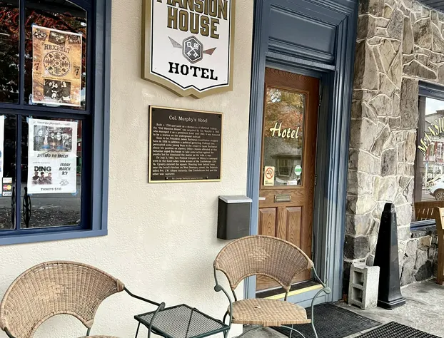 Stoner's Mansion House hotel detail image 2