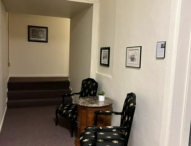 Stoner's Mansion House hotel detail image 4