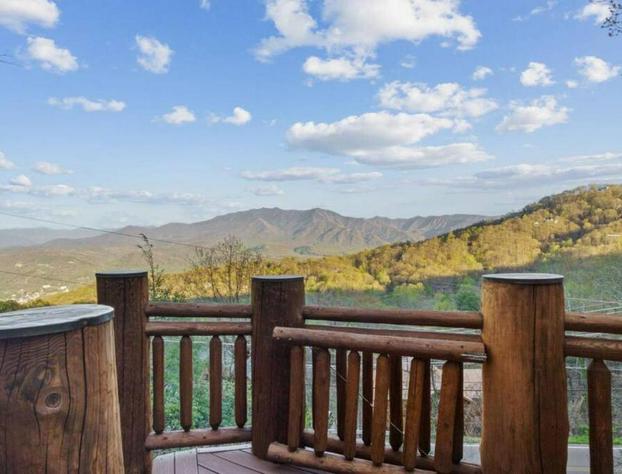 Blue Mountain lodge hotel detail image 4